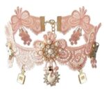 collier gothique rose