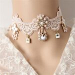 collier gothique dentelle rose
