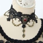 collier gothique noir dentelle