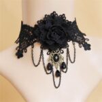 collier gothique fleur noire