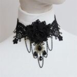 collier fleur noir