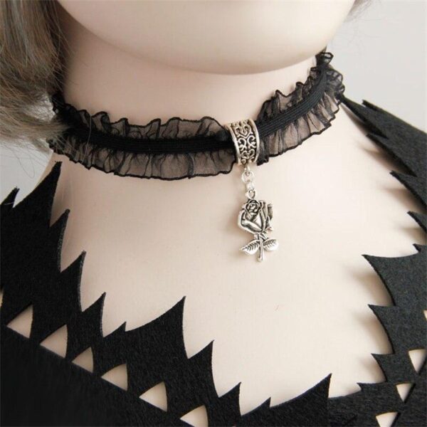 collier ancien noir