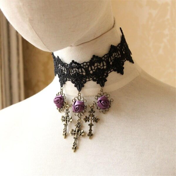 collier gothique dentelle