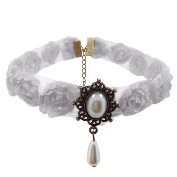 collier gothique blanc