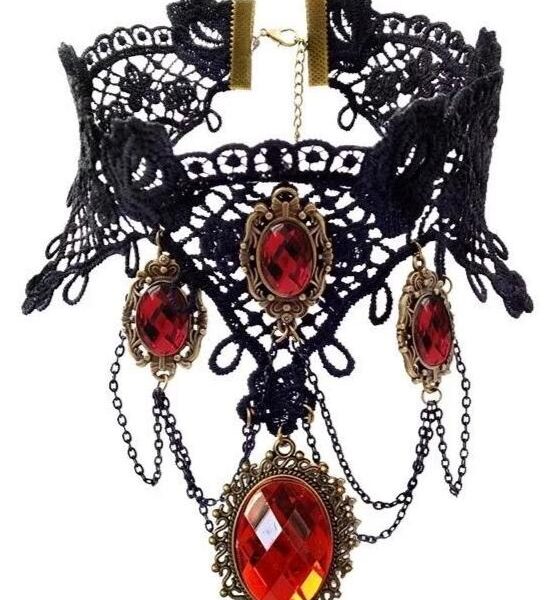 collier gothique pierre