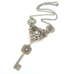 pendentif clé engrenage
