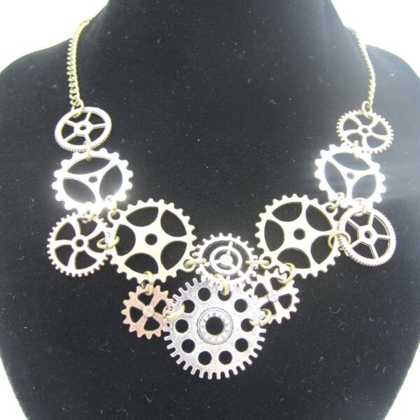 pendentif avec engrenages